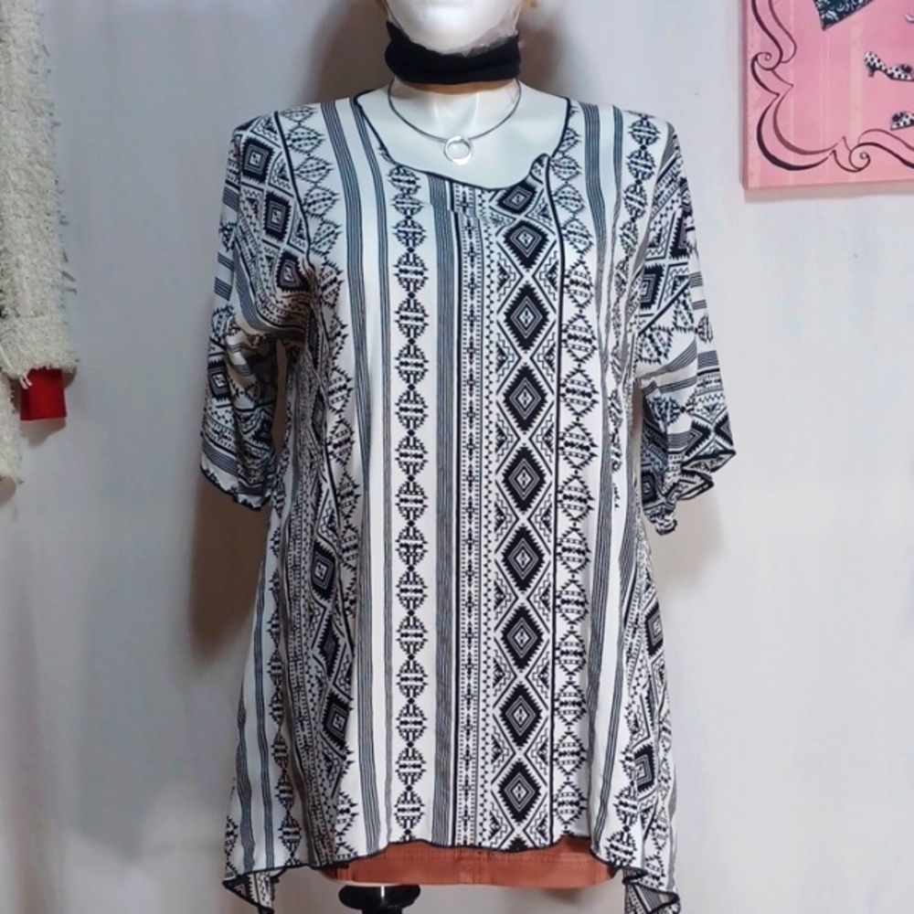 Luisa Blouse TOP BLACK AND WHITE DESIGN Size Large